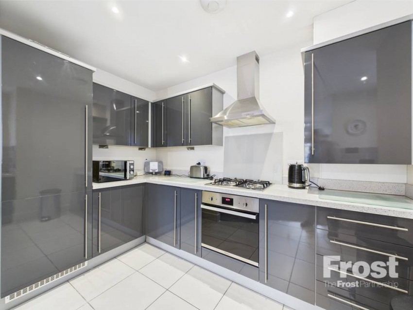 Images for Staines-upon-Thames, Surrey EAID:2640919782 BID:STA