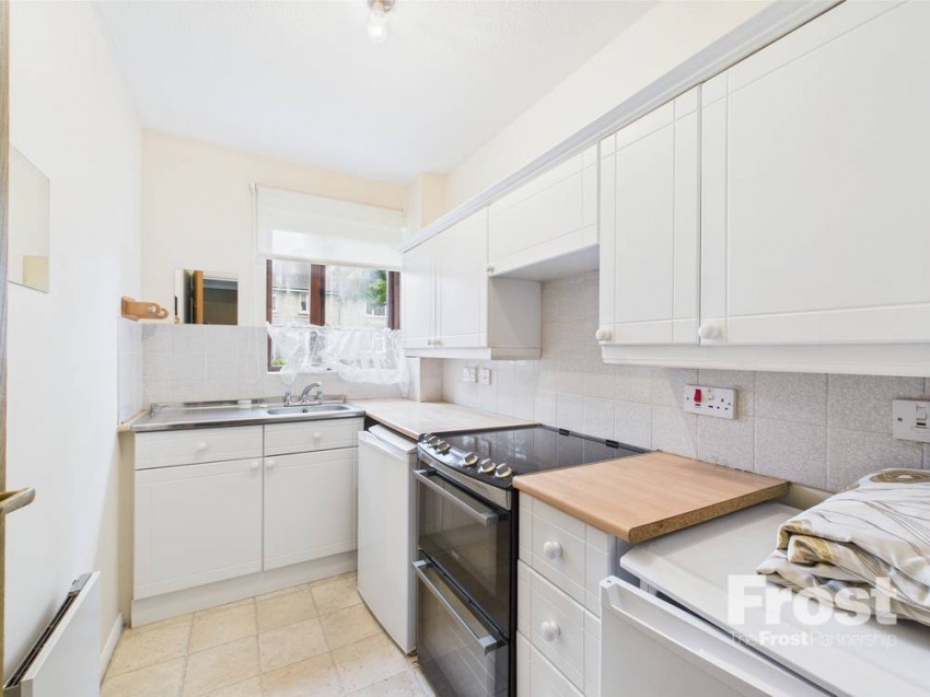 Images for Staines-upon-Thames, Surrey EAID:2640919782 BID:STA