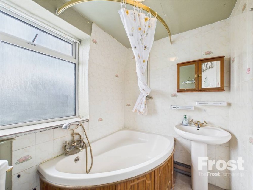 Images for Staines-upon-Thames, Surrey EAID:2640919782 BID:STA