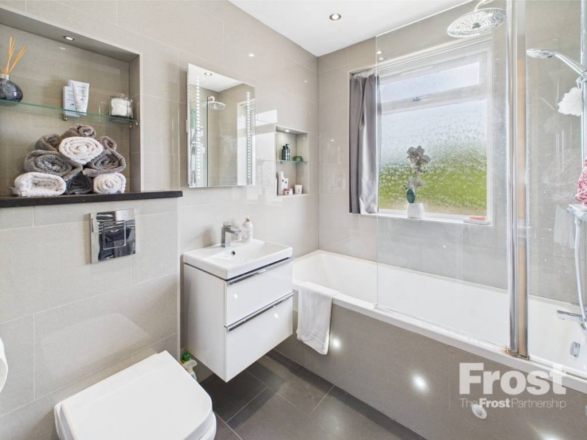 Images for Staines-upon-Thames, Surrey EAID:2640919782 BID:STA
