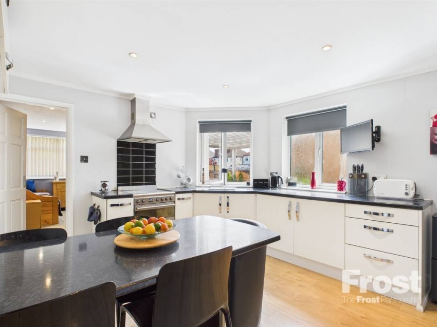 Images for Staines-upon-Thames, Surrey EAID:2640919782 BID:STA