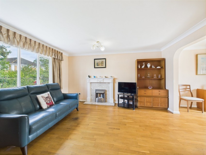 Images for Staines-upon-Thames, Surrey EAID:2640919782 BID:STA