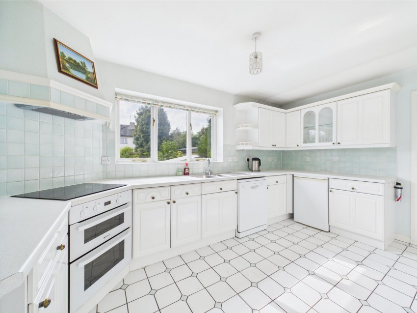 Images for Staines-upon-Thames, Surrey EAID:2640919782 BID:STA