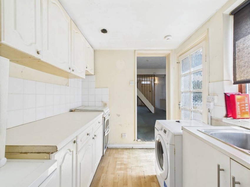 Images for Staines-upon-Thames, Surrey EAID:2640919782 BID:STA