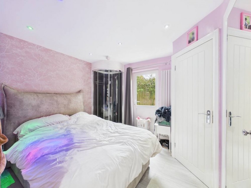 Images for Stanwell, Staines-upon-Thames, Surrey EAID:2640919782 BID:ASH