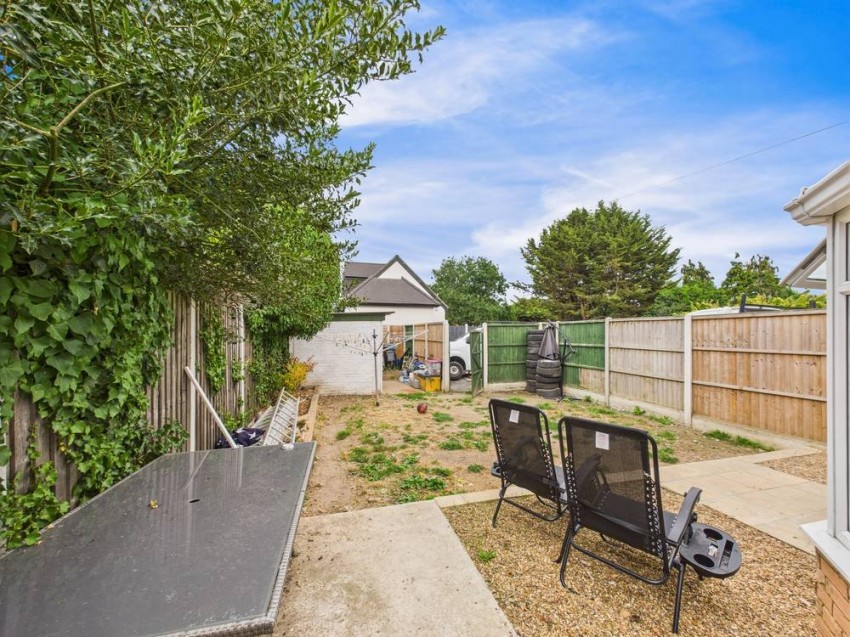 Images for Stanwell, Staines-upon-Thames, Surrey EAID:2640919782 BID:ASH
