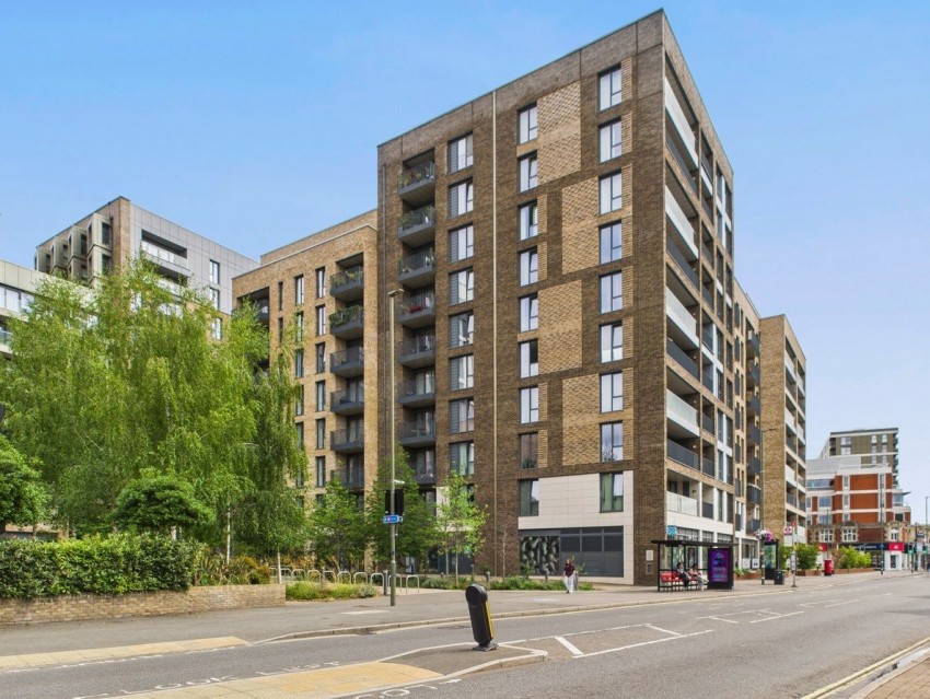 Images for Staines-upon-Thames, Surrey EAID:2640919782 BID:STA