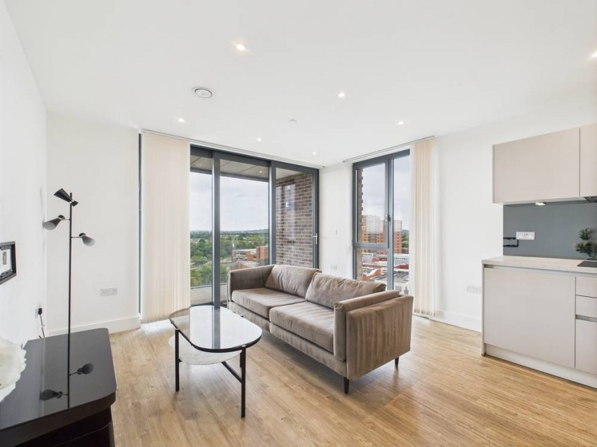 Images for Staines-upon-Thames, Surrey EAID:2640919782 BID:STA