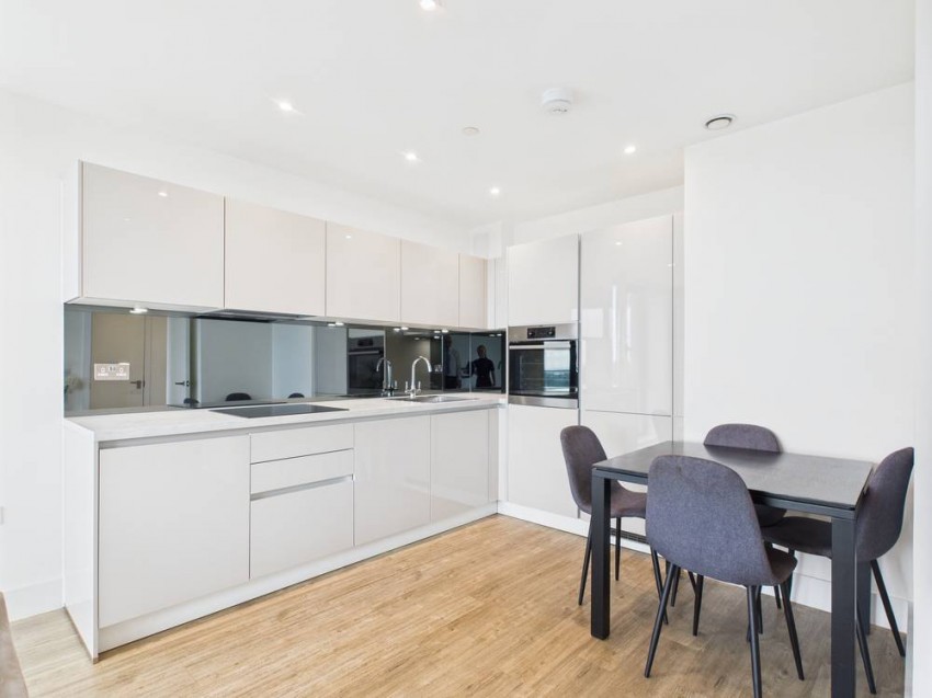 Images for Staines-upon-Thames, Surrey EAID:2640919782 BID:STA
