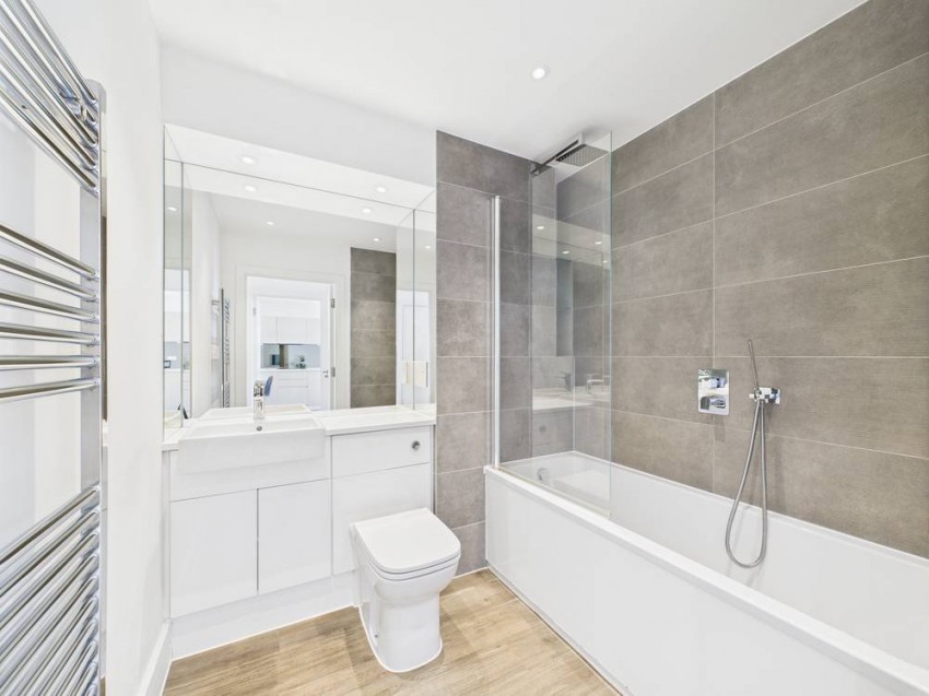 Images for Staines-upon-Thames, Surrey EAID:2640919782 BID:STA