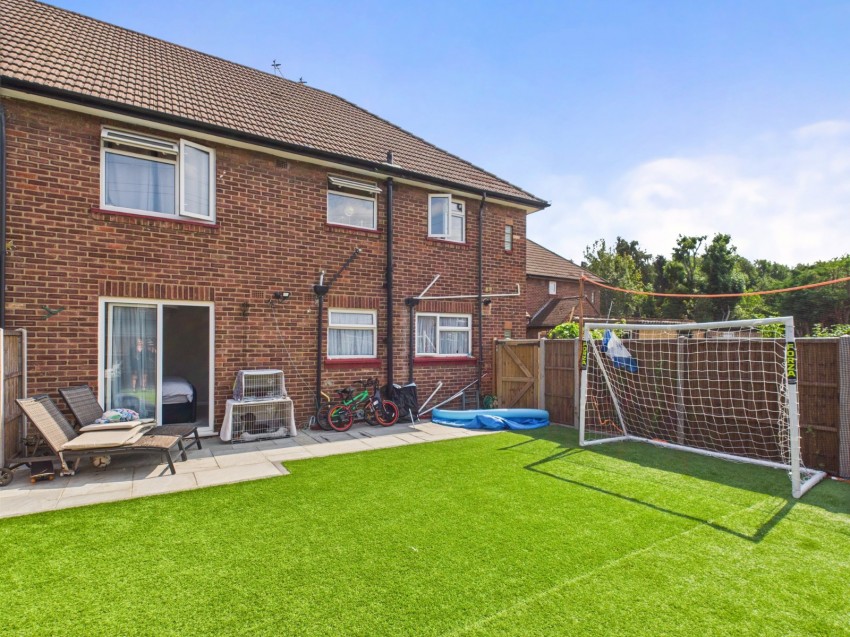 Images for Staines-upon-Thames, Surrey EAID:2640919782 BID:STA