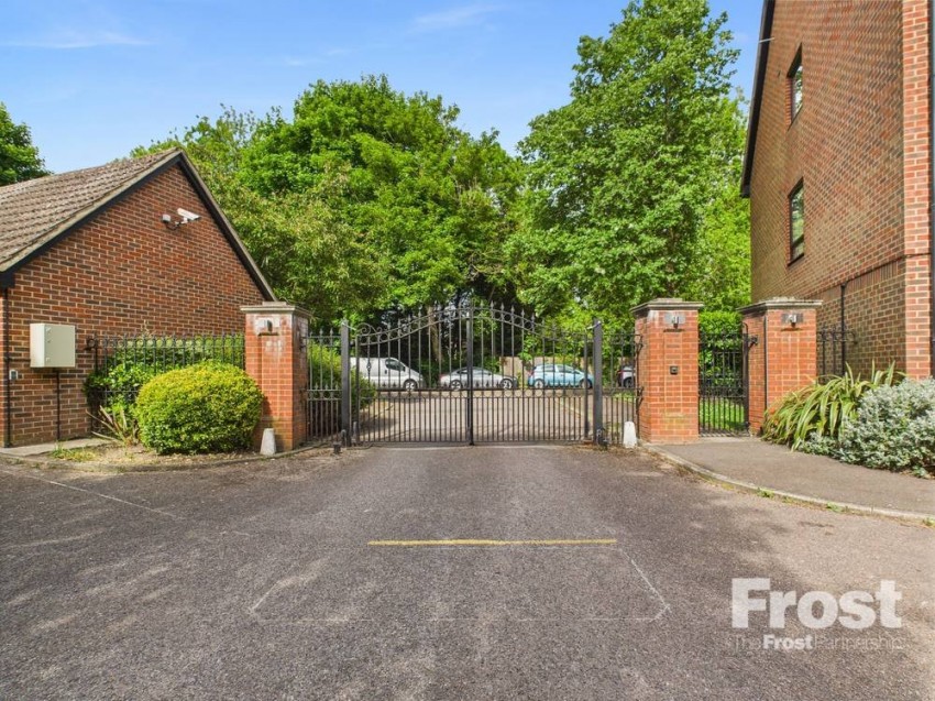 Images for Moormede Crescent, Staines-upon-Thames, Surrey EAID:2640919782 BID:STA