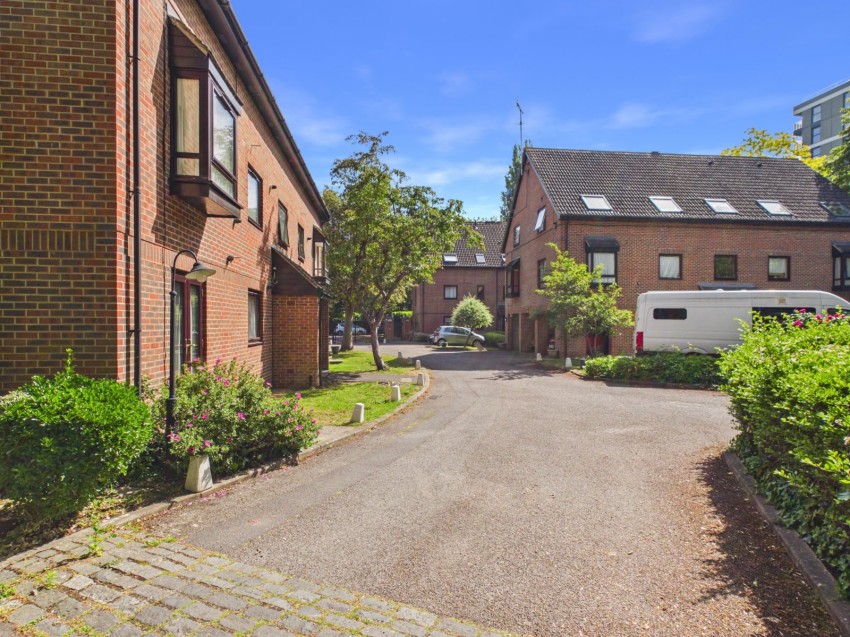 Images for Moormede Crescent, Staines-upon-Thames, Surrey EAID:2640919782 BID:STA