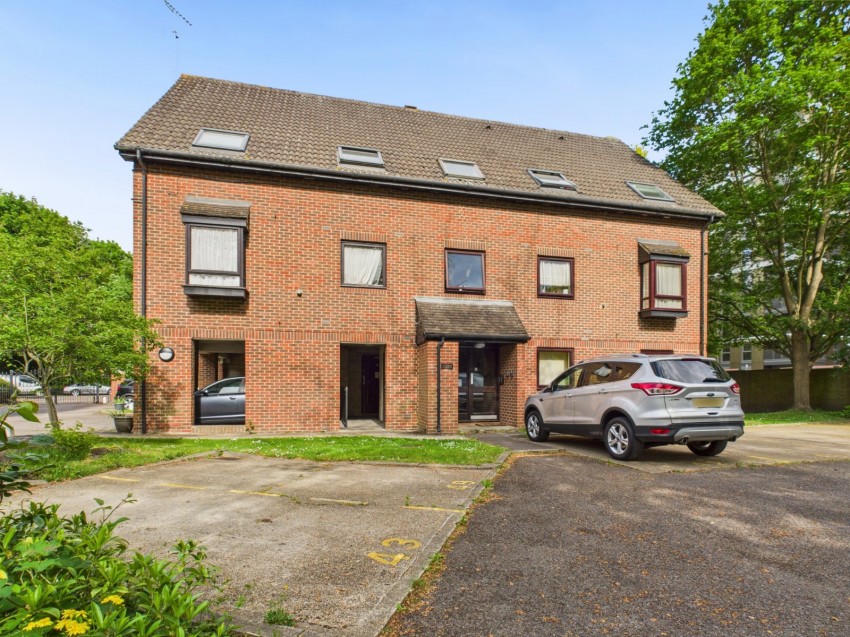 Images for Moormede Crescent, Staines-upon-Thames, Surrey EAID:2640919782 BID:STA