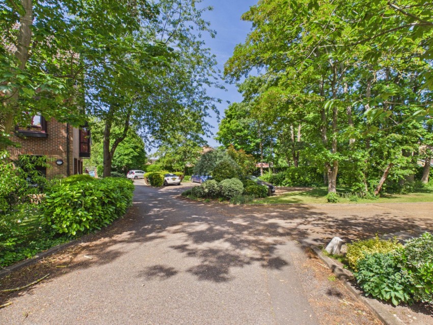 Images for Moormede Crescent, Staines-upon-Thames, Surrey EAID:2640919782 BID:STA