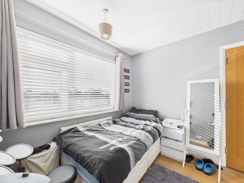 Images for Staines-upon-Thames, Surrey EAID:2640919782 BID:STA