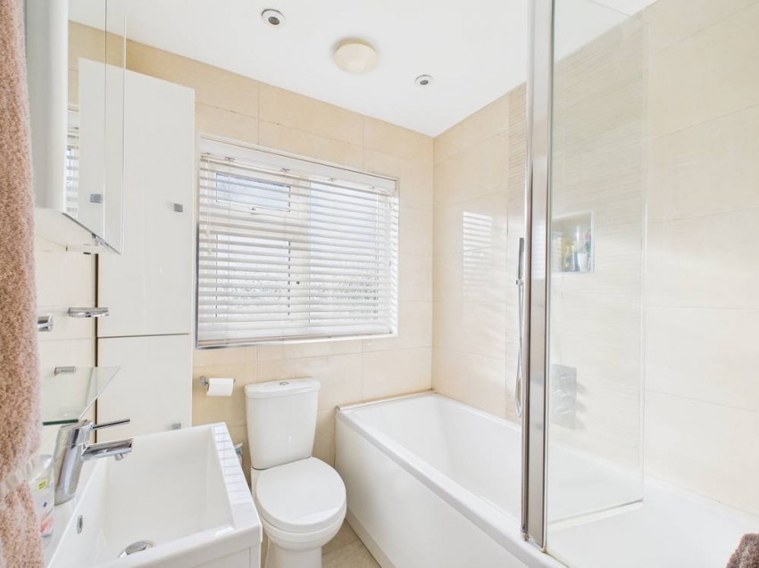 Images for Staines-upon-Thames, Surrey EAID:2640919782 BID:STA