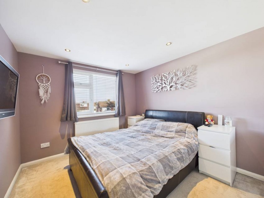 Images for Staines-upon-Thames, Surrey EAID:2640919782 BID:STA