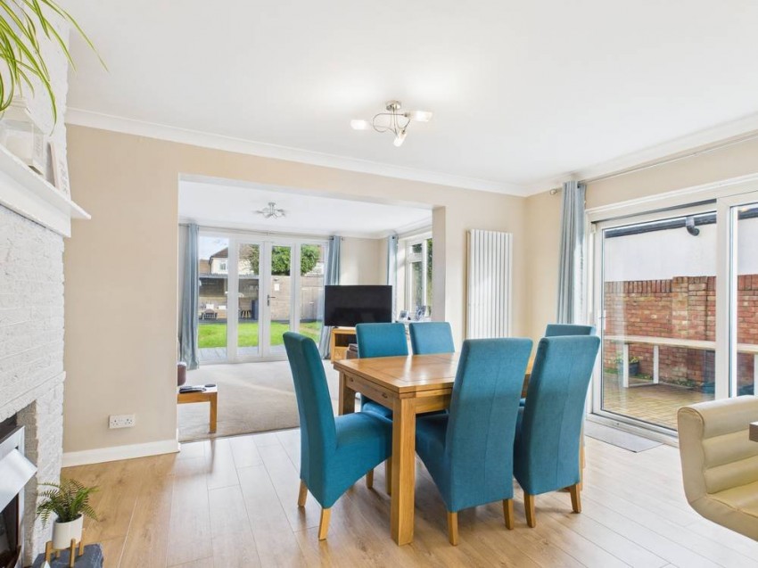 Images for Staines-upon-Thames, Surrey EAID:2640919782 BID:STA