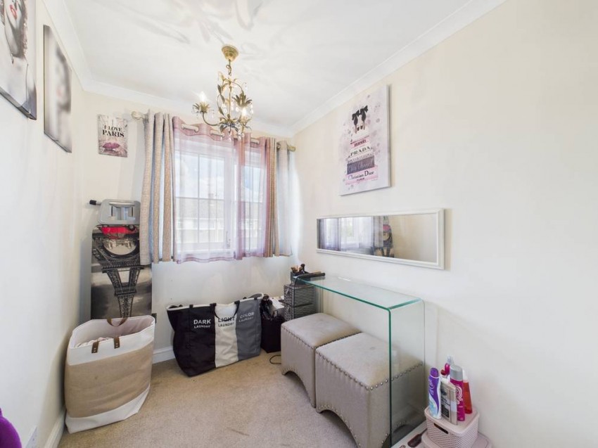 Images for Staines-upon-Thames, Surrey EAID:2640919782 BID:STA