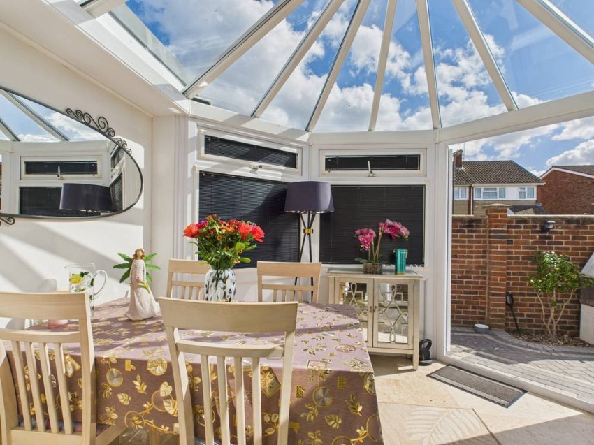 Images for Staines-upon-Thames, Surrey EAID:2640919782 BID:STA