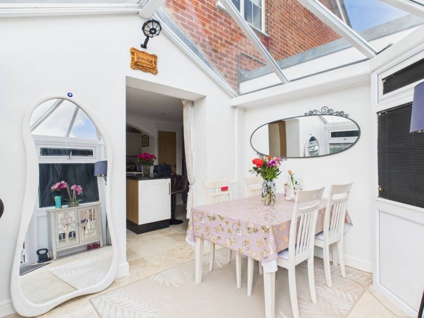 Images for Staines-upon-Thames, Surrey EAID:2640919782 BID:STA