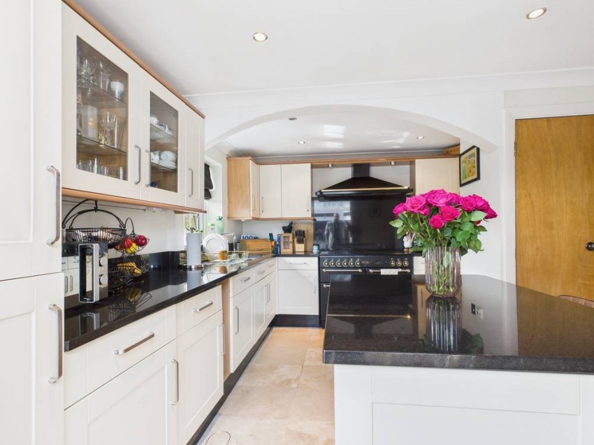 Images for Staines-upon-Thames, Surrey EAID:2640919782 BID:STA