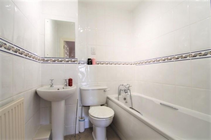 Images for Wraysbury, Berkshire EAID:2640919782 BID:WRA