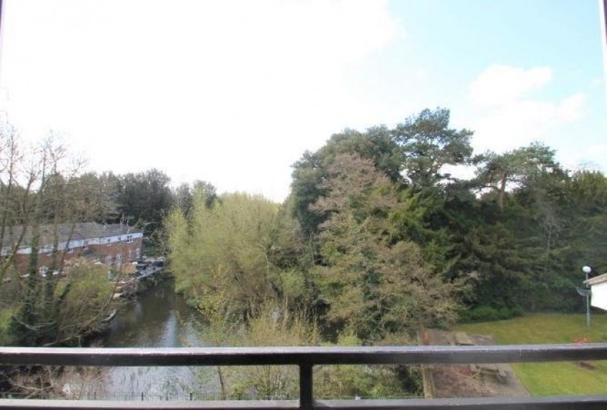 Images for Wraysbury, Berkshire EAID:2640919782 BID:WRA