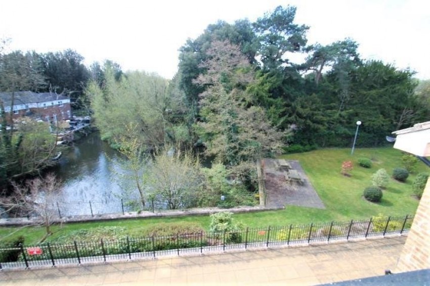 Images for Wraysbury, Berkshire EAID:2640919782 BID:WRA