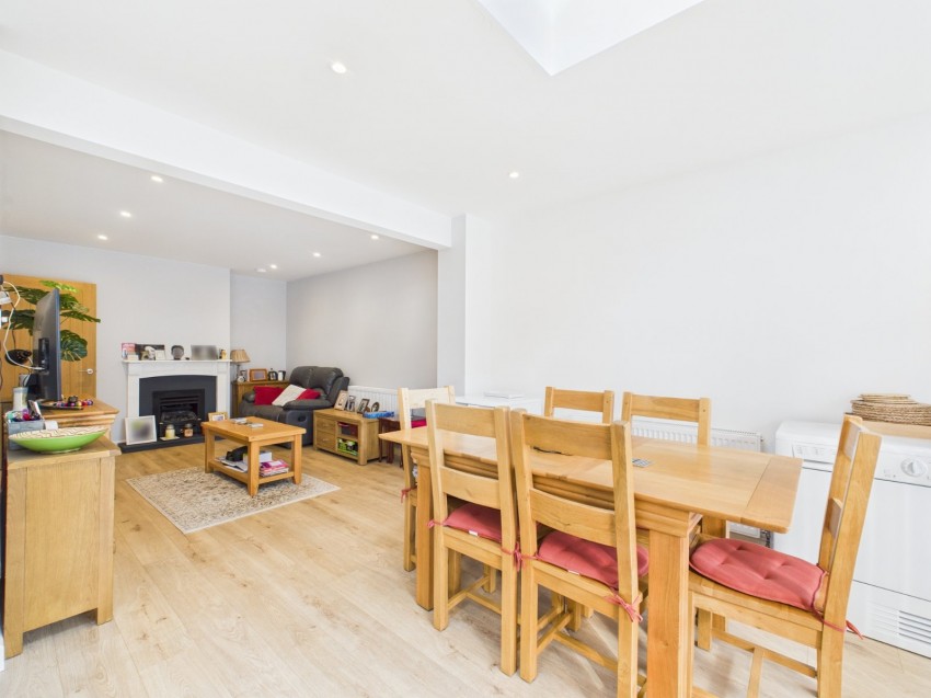 Images for Staines-upon-Thames, Surrey EAID:2640919782 BID:STA