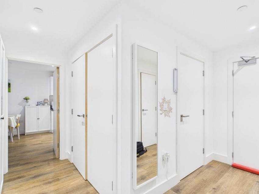 Images for Staines-upon-Thames, Surrey EAID:2640919782 BID:STA