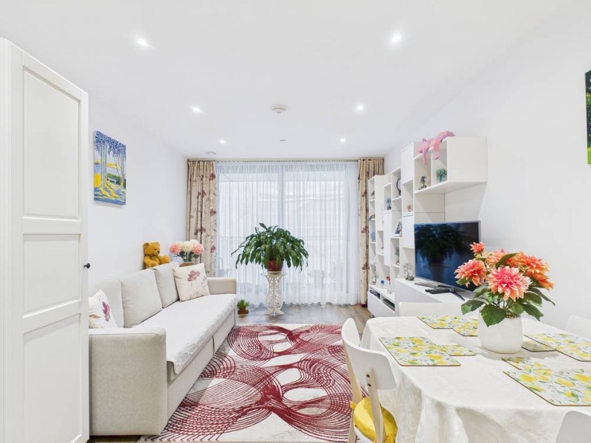 Images for Staines-upon-Thames, Surrey EAID:2640919782 BID:STA