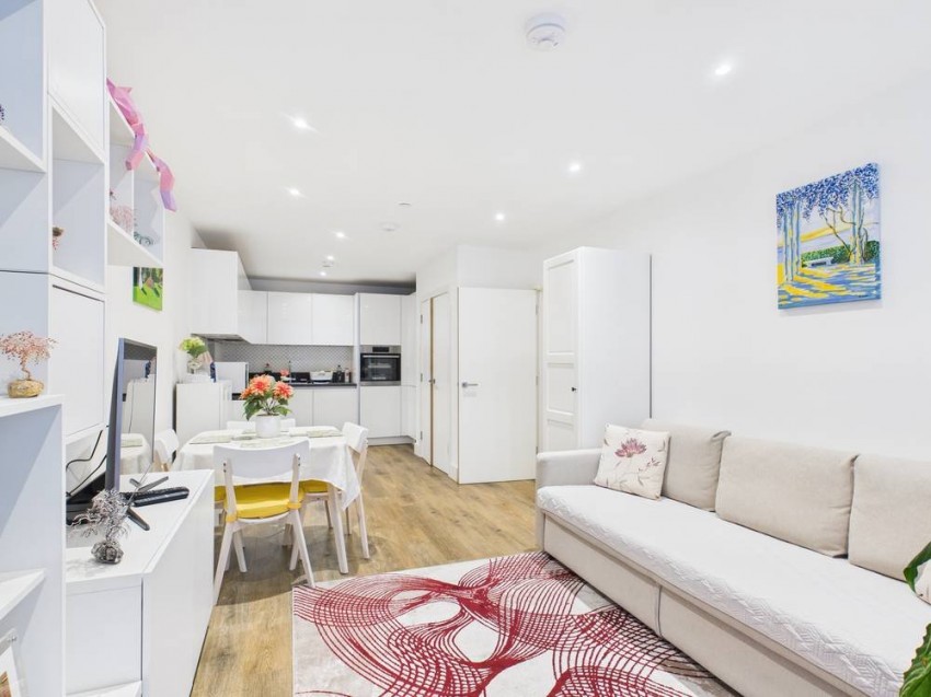 Images for Staines-upon-Thames, Surrey EAID:2640919782 BID:STA