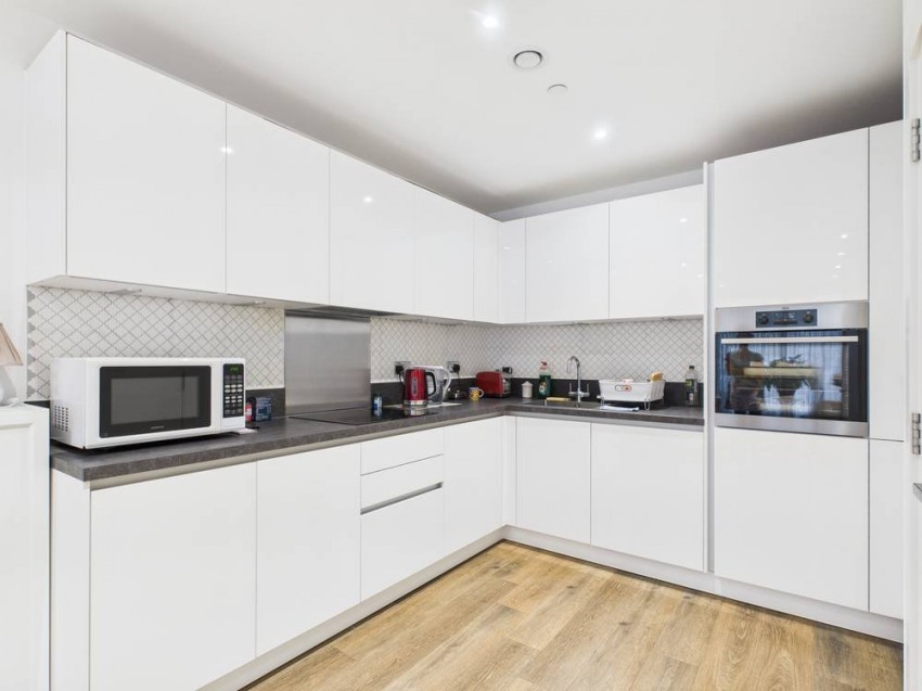 Images for Staines-upon-Thames, Surrey EAID:2640919782 BID:STA