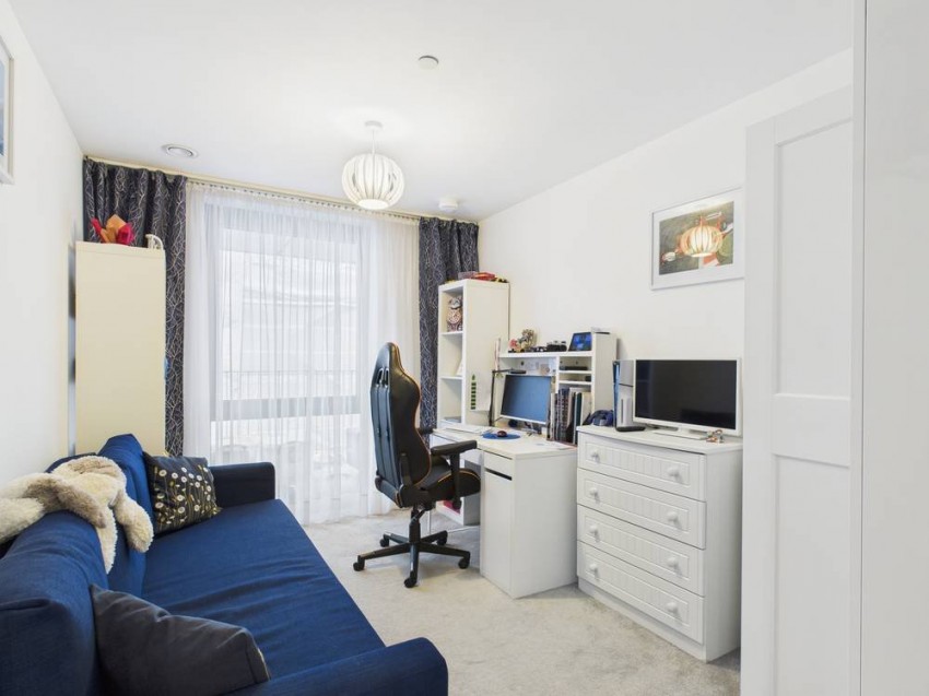 Images for Staines-upon-Thames, Surrey EAID:2640919782 BID:STA