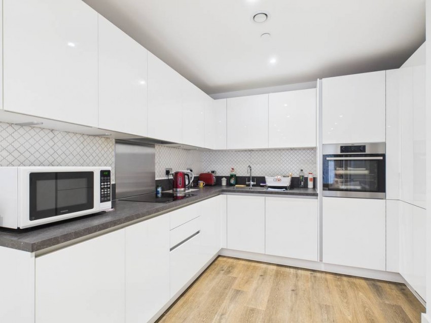 Images for Staines-upon-Thames, Surrey EAID:2640919782 BID:STA