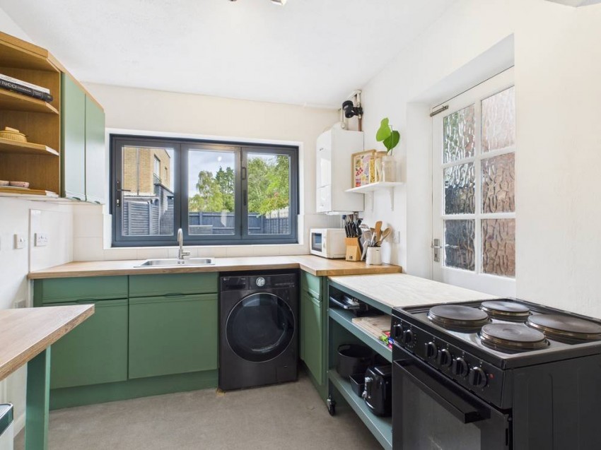 Images for Staines-upon-Thames, Surrey EAID:2640919782 BID:STA