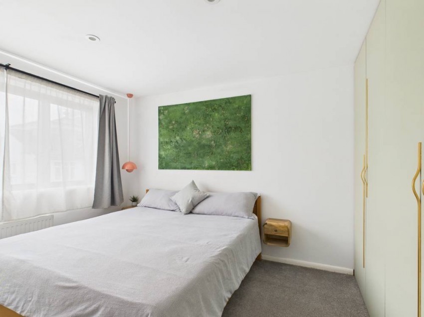 Images for Staines-upon-Thames, Surrey EAID:2640919782 BID:STA