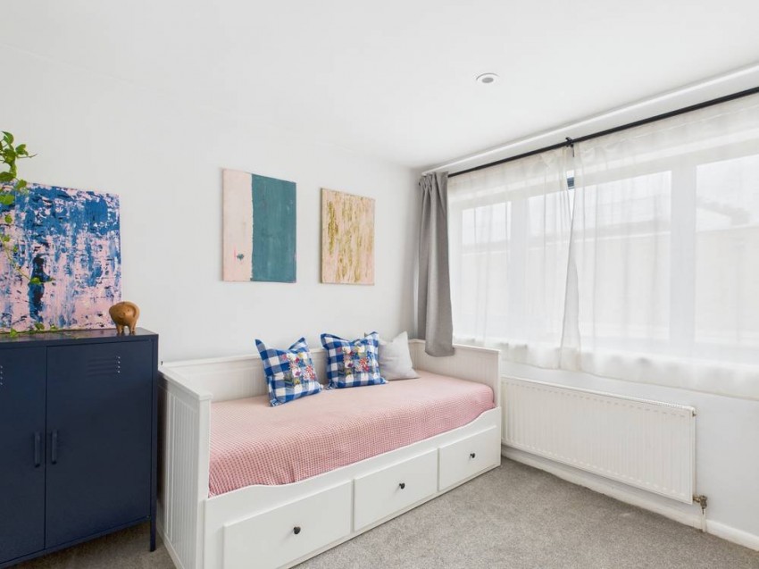 Images for Staines-upon-Thames, Surrey EAID:2640919782 BID:STA