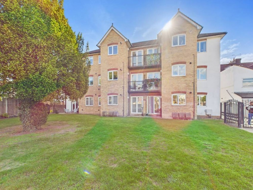 Images for Gresham Road, Staines-Upon-Thames, Surrey EAID:2640919782 BID:STA