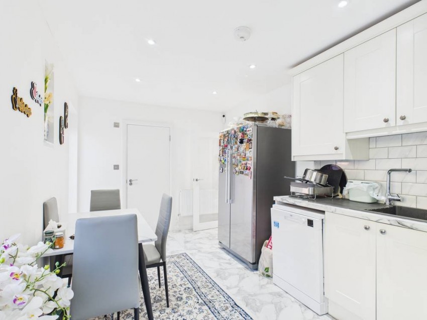 Images for Staines-upon-Thames, Surrey EAID:2640919782 BID:STA