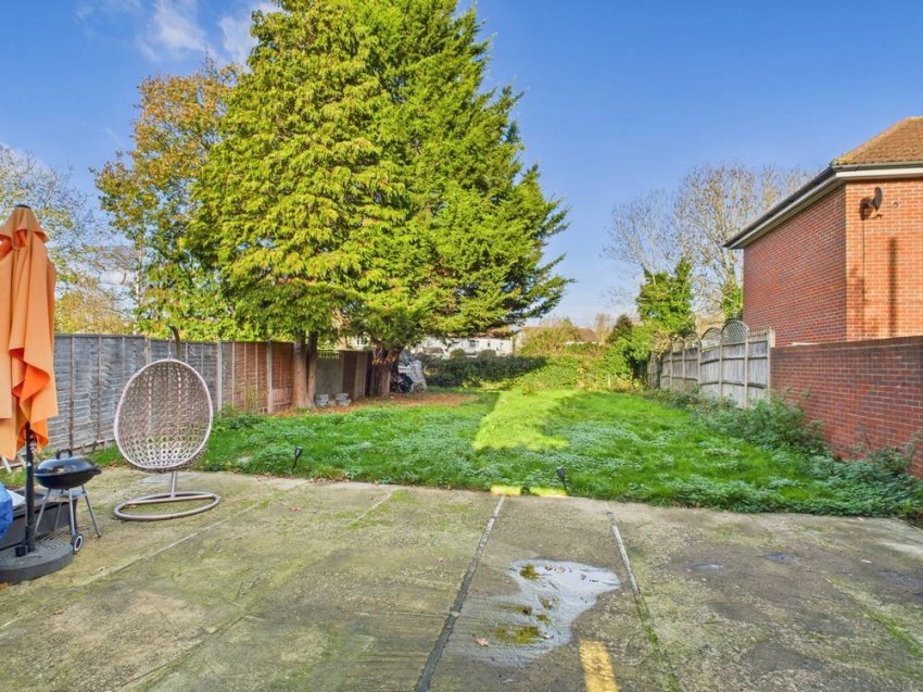 Images for Staines-upon-Thames, Surrey EAID:2640919782 BID:STA