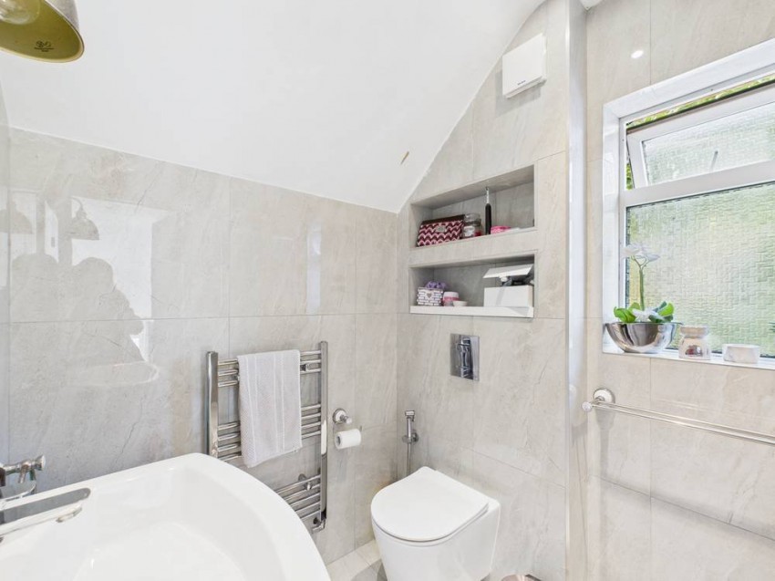 Images for Staines-upon-Thames, Surrey EAID:2640919782 BID:STA