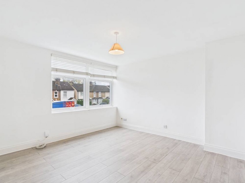 Images for Edgell Road, Staines-Upon-Thames, Middlesex EAID:2640919782 BID:STA