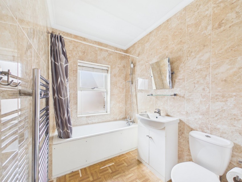 Images for Staines-upon-Thames, Surrey EAID:2640919782 BID:STA