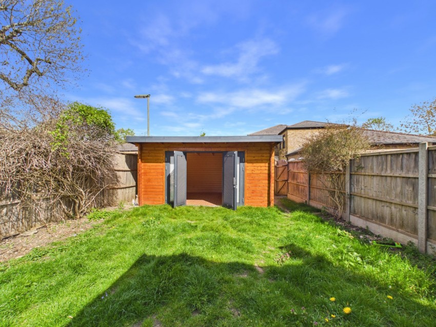 Images for Staines-upon-Thames, Surrey EAID:2640919782 BID:STA