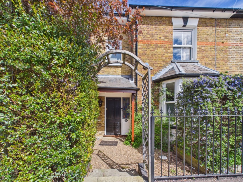 Images for Staines-upon-Thames, Surrey EAID:2640919782 BID:STA