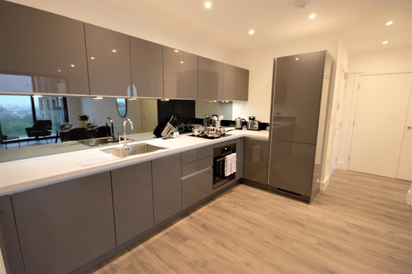 Images for High Street, 124 High Street, Staines-Upon-Thames EAID:2640919782 BID:STA