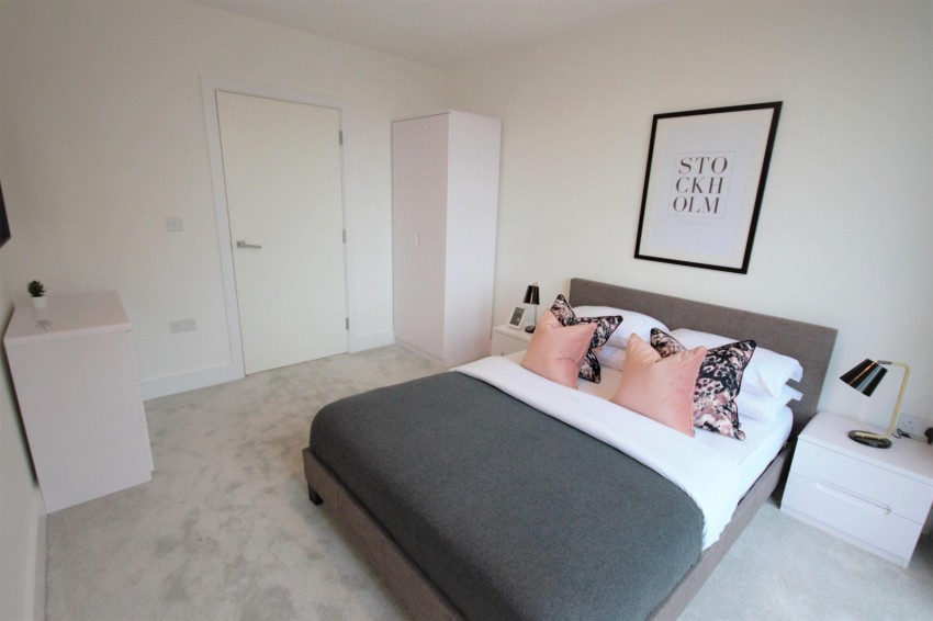 Images for High Street, 124 High Street, Staines-Upon-Thames EAID:2640919782 BID:STA